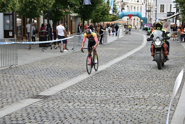 中超第15輪上海申花3-0青島隊 敦比亞梅開二度阿德裏安點球破門.